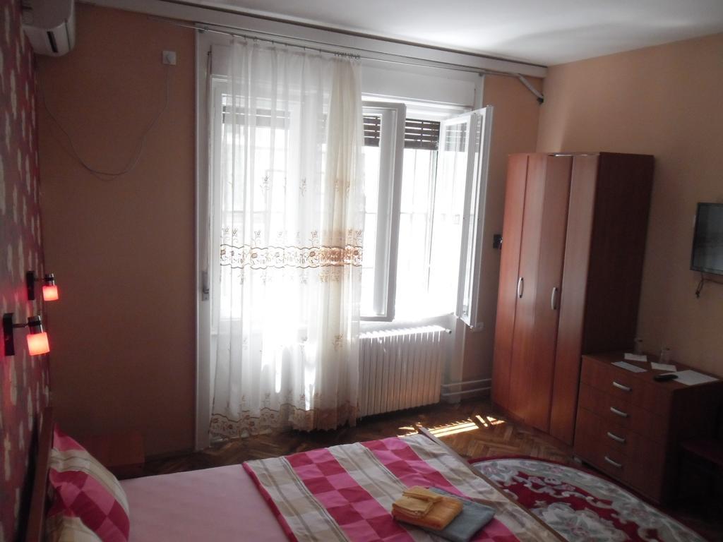 Family Top Rooms Bela Lada Sobe Novi Sad Cameră foto