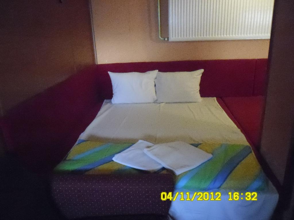 Family Top Rooms Bela Lada Sobe Novi Sad Cameră foto