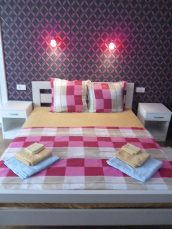 Family Top Rooms Bela Lada Sobe Novi Sad Cameră foto